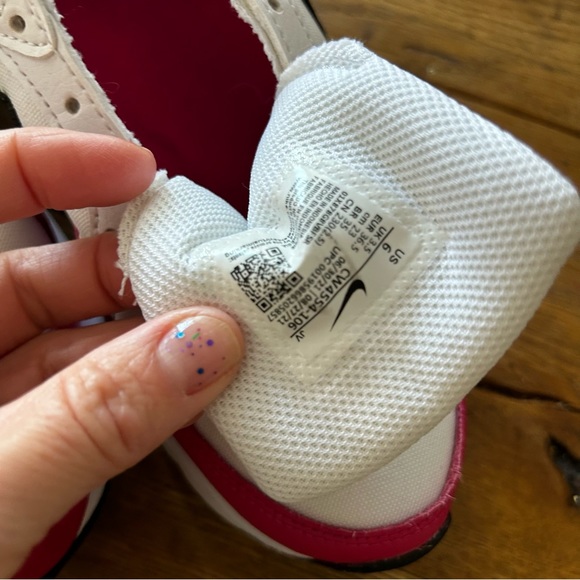 Nike Air Force 1 AF1 white shoes sneakers court white pink black worn once 6 W - Picture 10 of 13